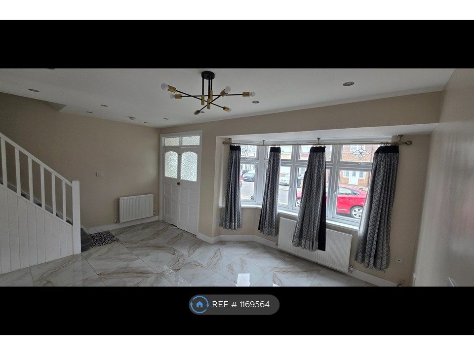 Property photo 2 of 22 Front Reception