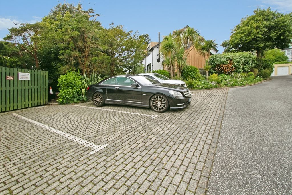 Property photo 3 of 18 Pbox-Img.Jpg