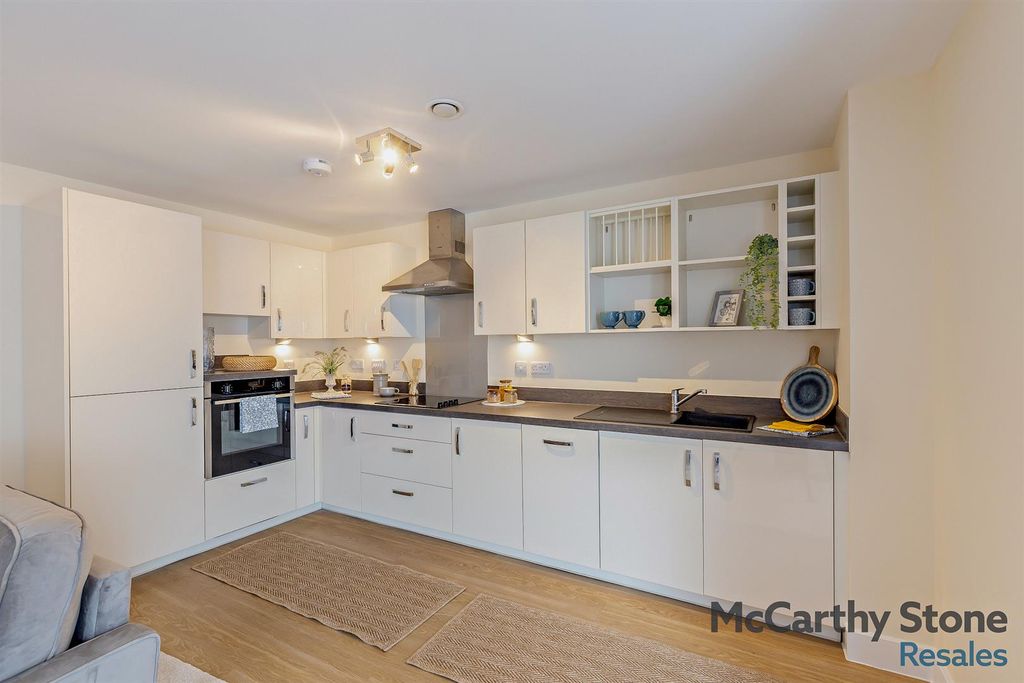 Additional image 6 of 2 bed flat for saleMonument Place, Endless Street, Salisbury SP1
