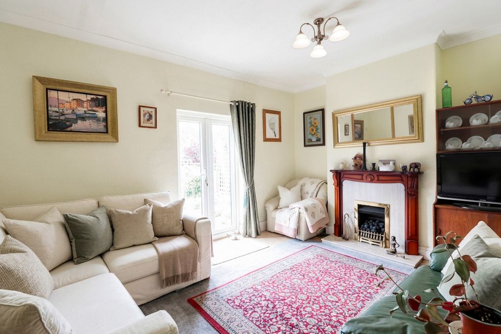 Property photo 2 of 10