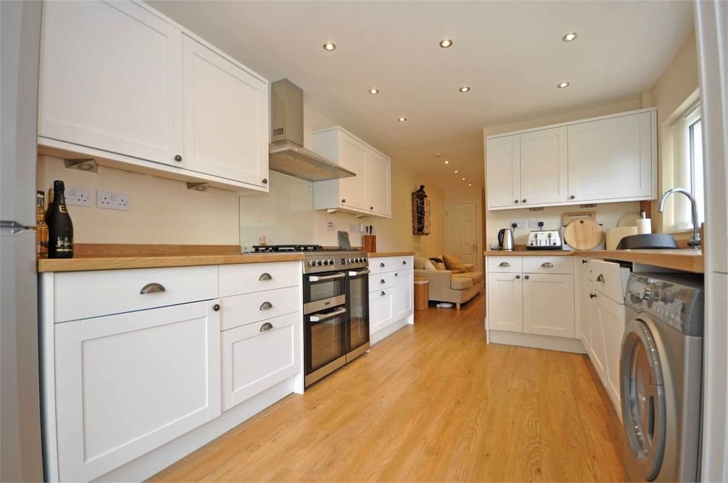 Property photo 2 of 13