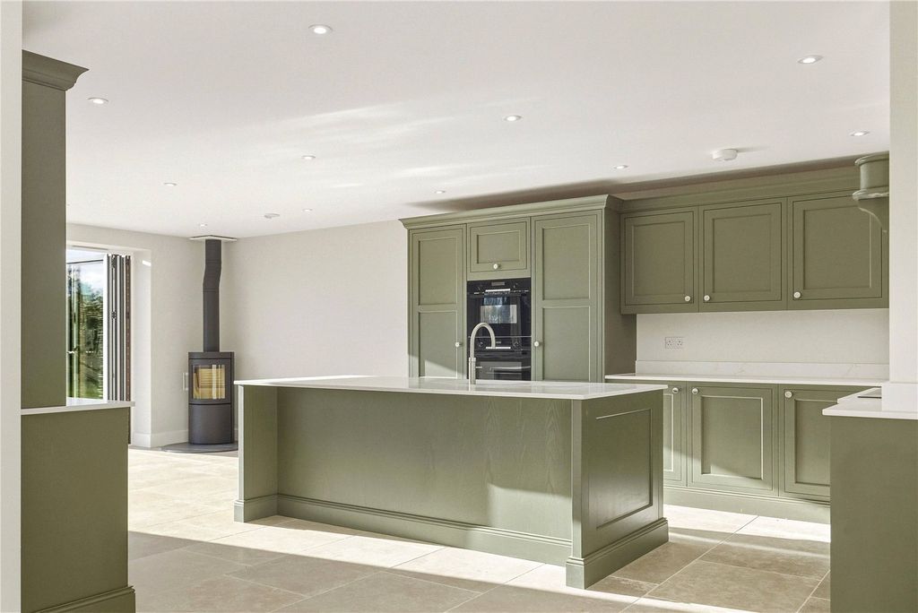 Property photo 2 of 34 Picture No. 25