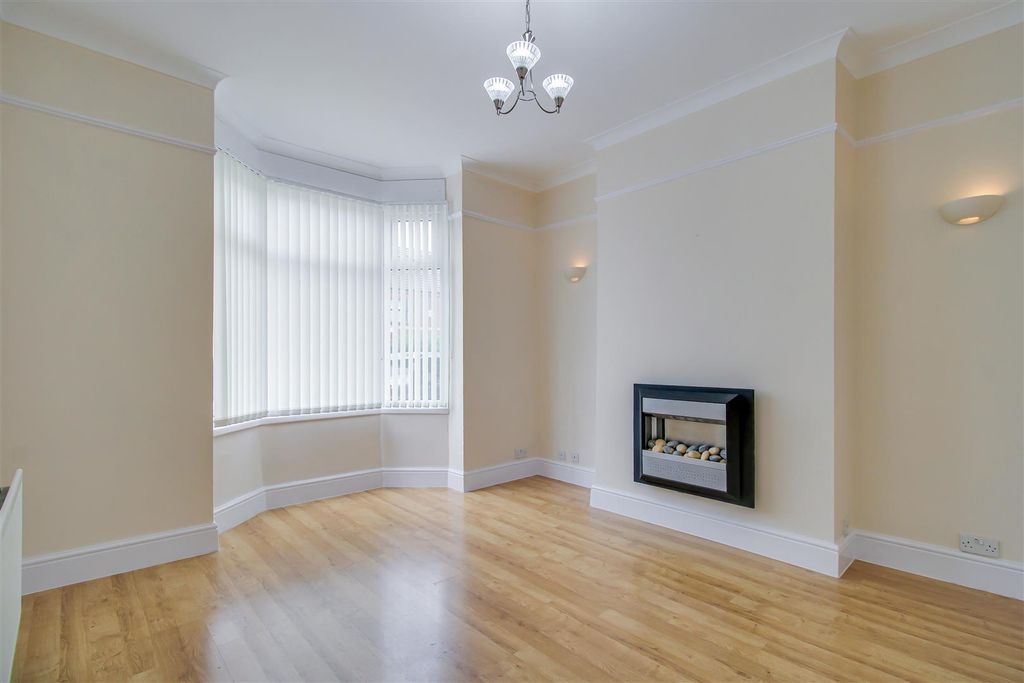 Property photo 3 of 10 Living Room