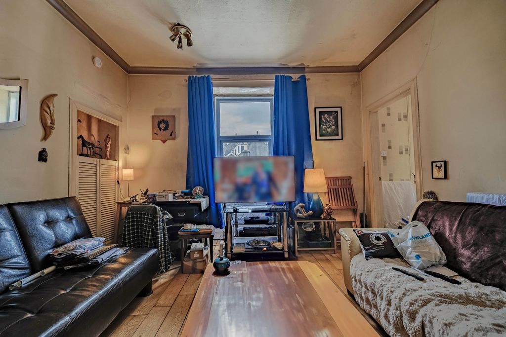 Property photo 2 of 24