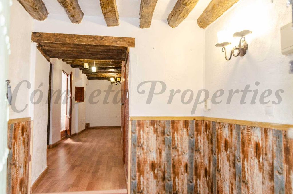 Property photo 3 of 23