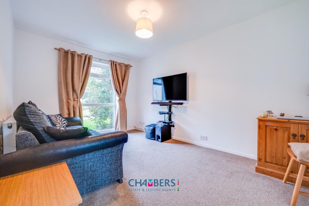 Property photo 3 of 22 Lounge