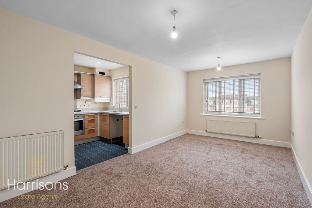 Property photo 3 of 17 Photo 7