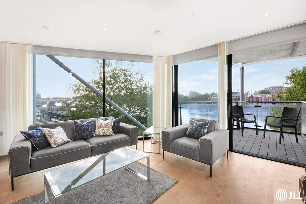 Property photo 2 of 19 Riverlight Quay_6...