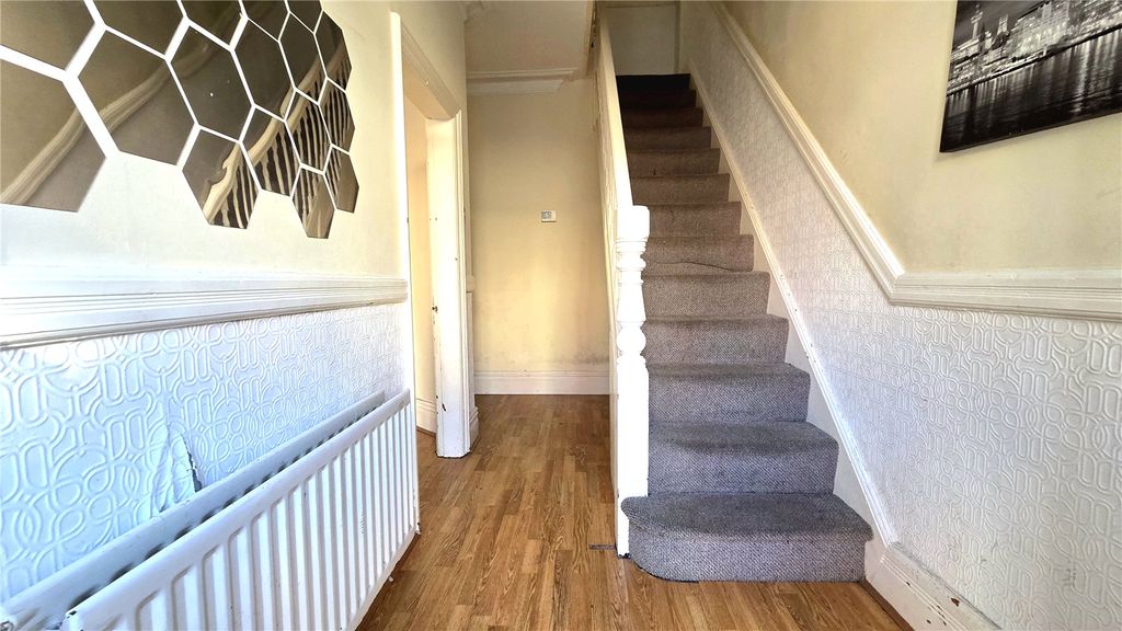 Property photo 2 of 15 Picture No. 04