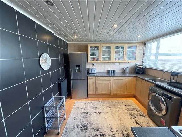 Property photo 3 of 21 Kitchen