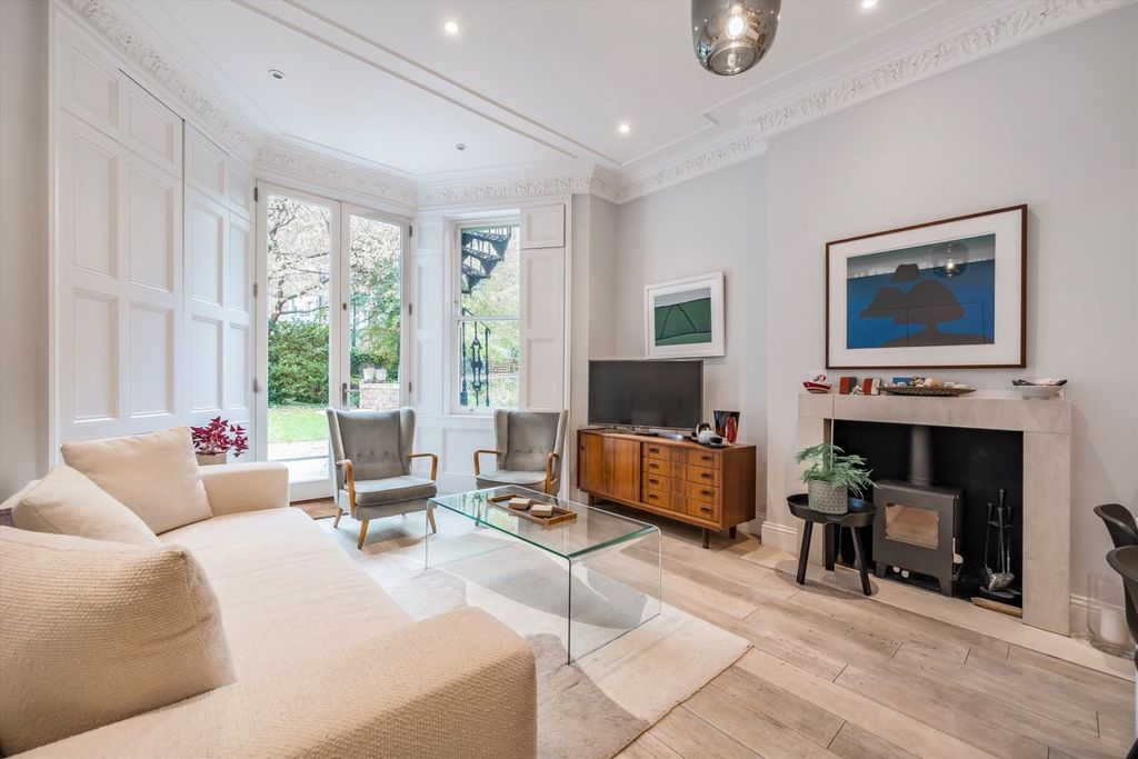 Property photo 2 of 9