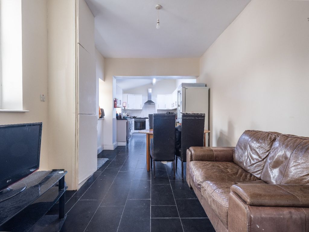 Property photo 3 of 14 3692282
