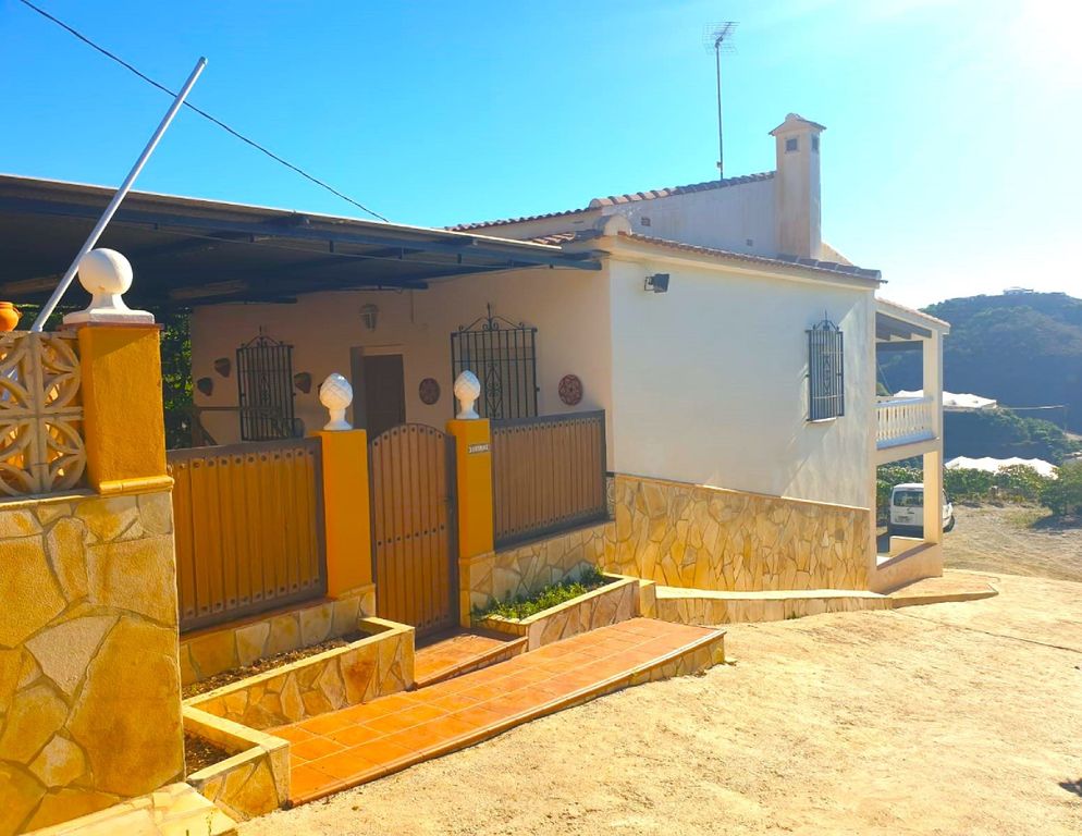 Property photo 1 of 17
