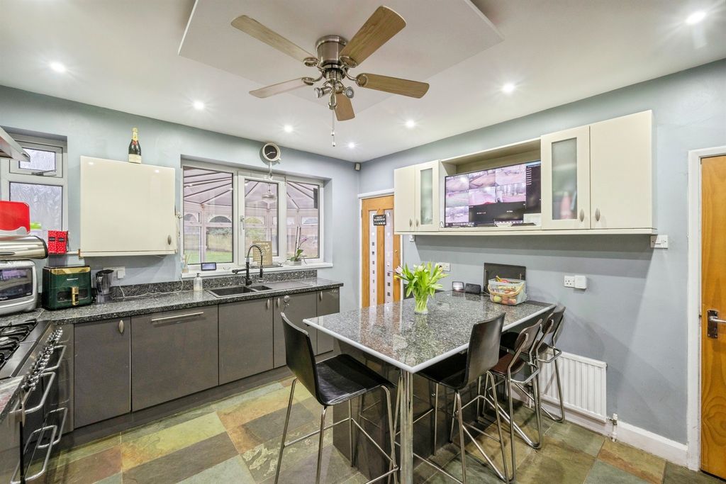 Additional image 7 of 5 bed detached house for saleMelton Road, Sprotbrough, Doncaster DN5