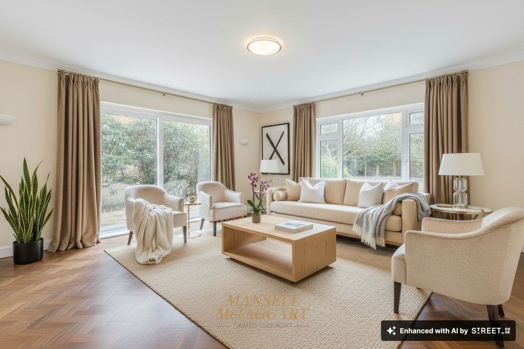 Property photo 2 of 23 Sitting Room