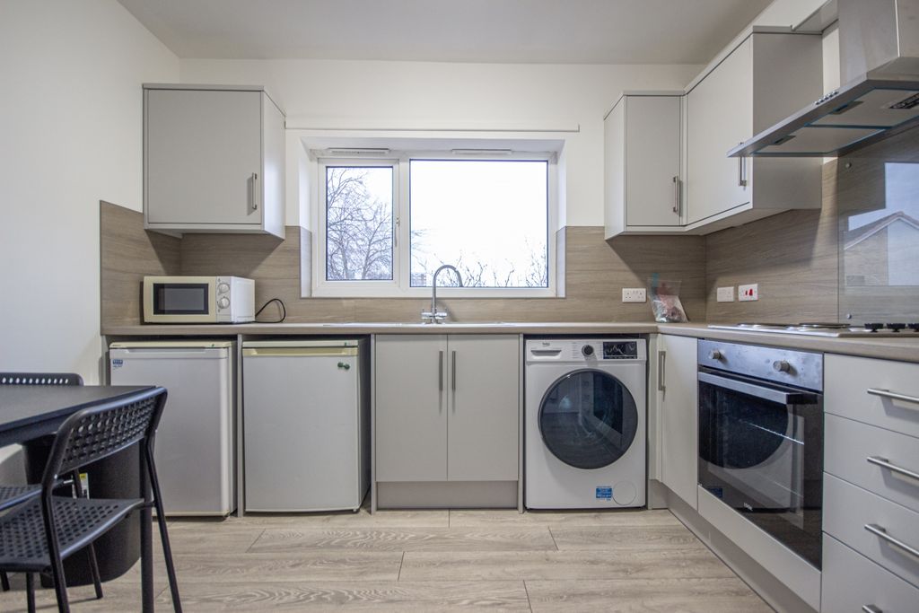 Property photo 2 of 11 2