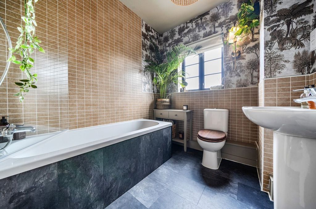 Property photo 3 of 21