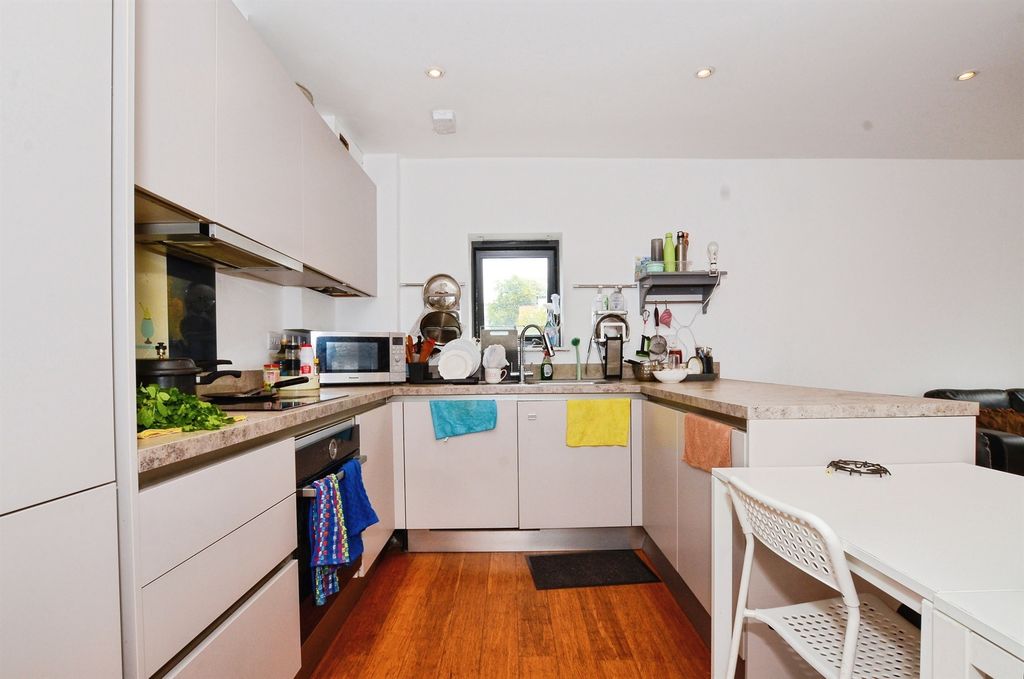 Property photo 3 of 8