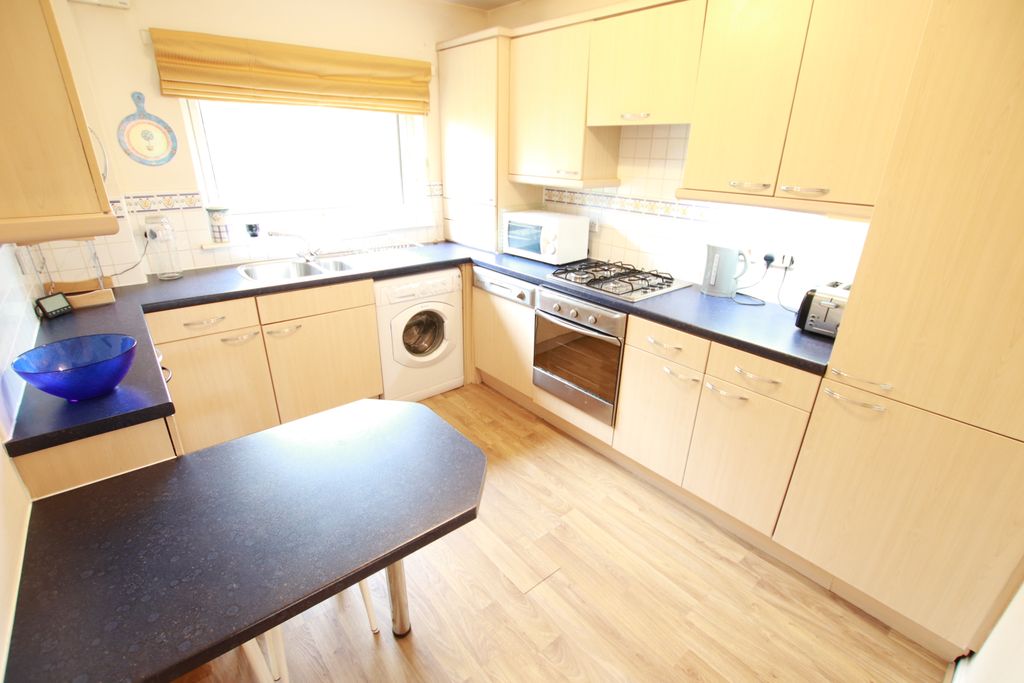 Property photo 3 of 6 Bathroom