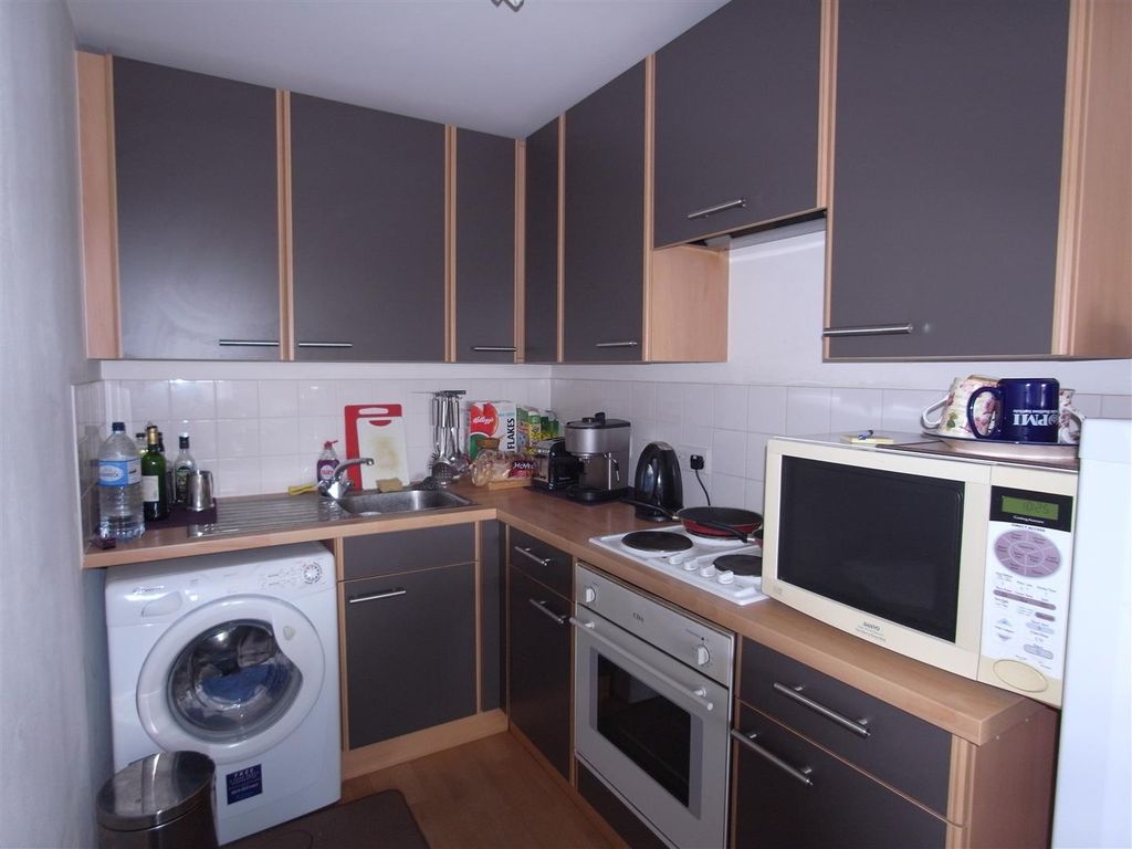 Property photo 3 of 4 Kitchen