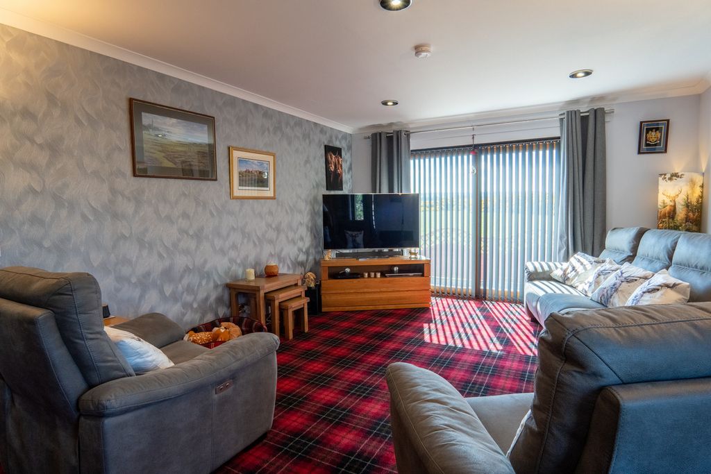 Property photo 2 of 35