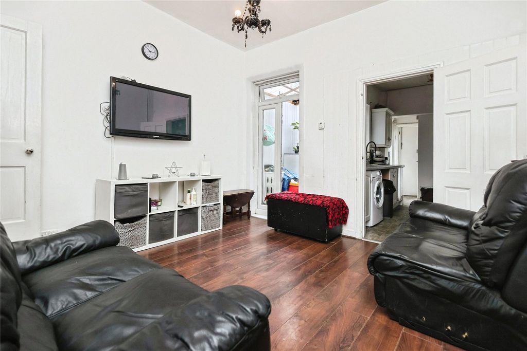 Property photo 3 of 17 Picture No. 10