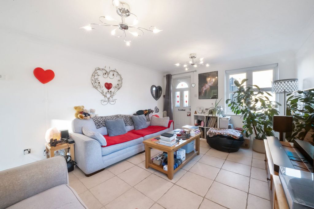 Property photo 3 of 12