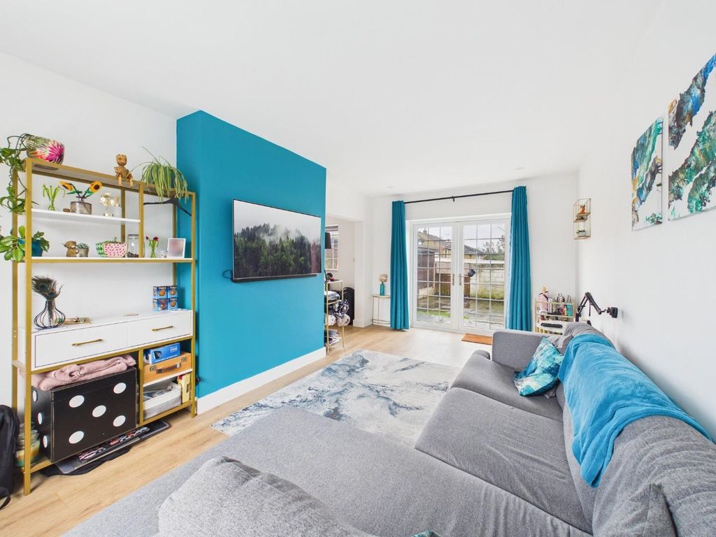 Property photo 2 of 14 Cam04899G0-Pr0283-Still011.Jpg