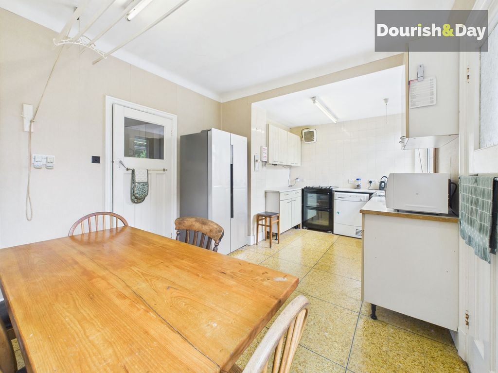 Property photo 3 of 19 Kitchen Diner