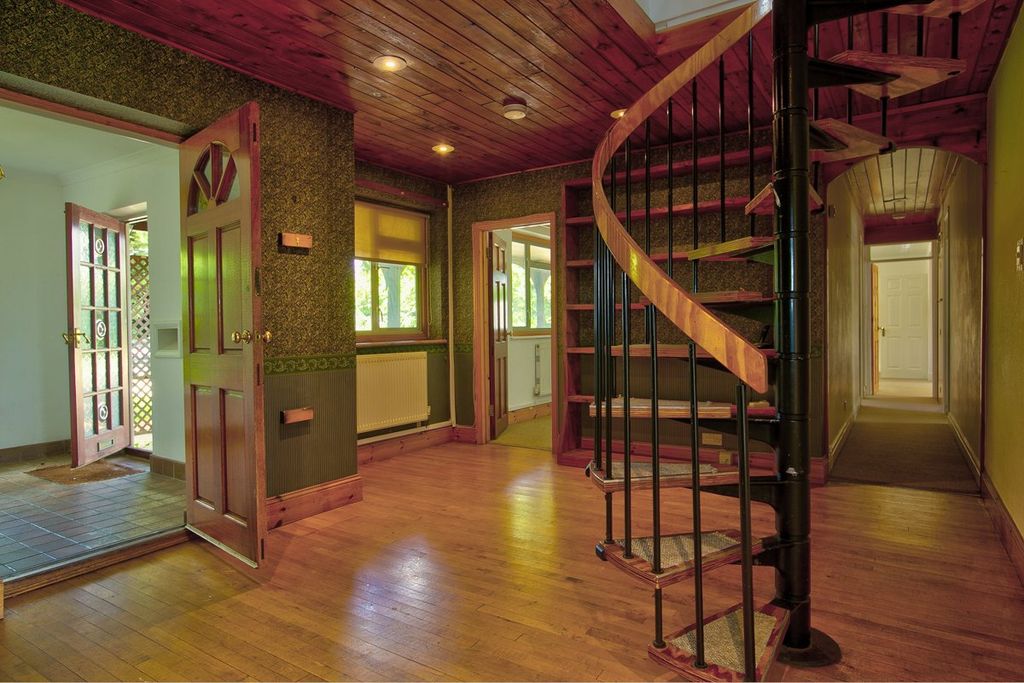 Property photo 3 of 17 2
