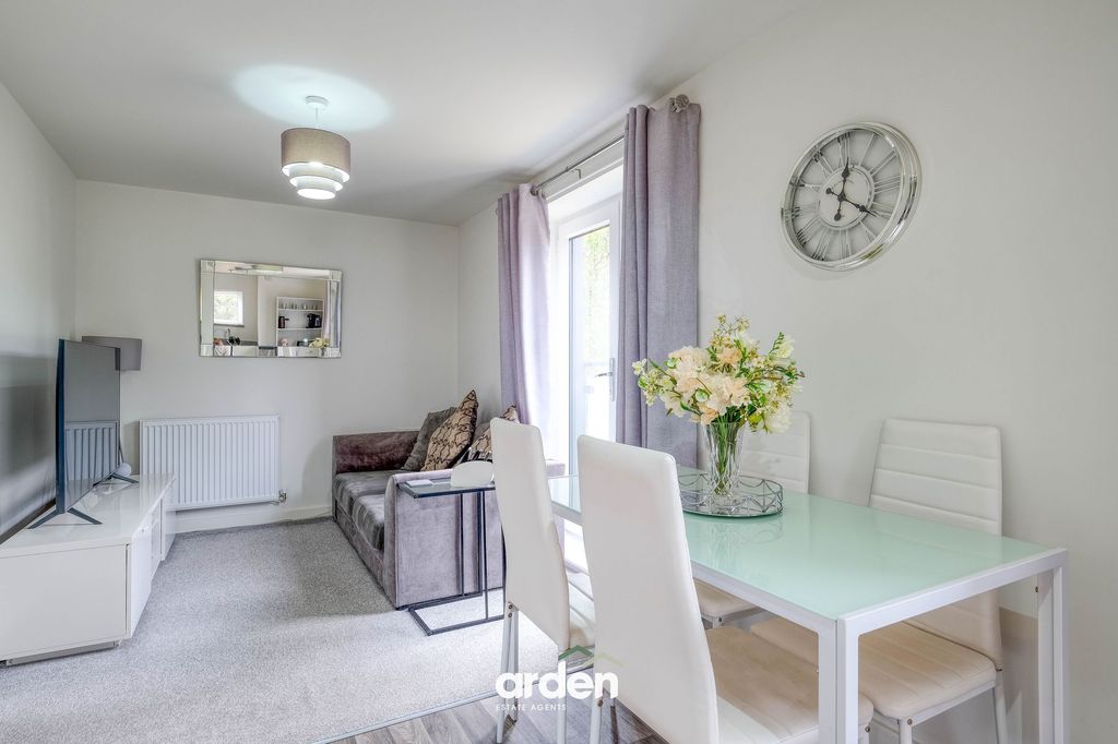 Property photo 3 of 12