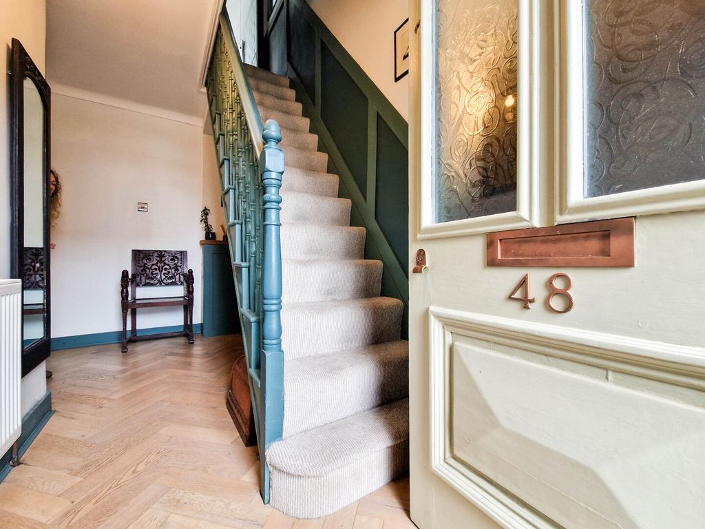 Property photo 3 of 18 Hallway