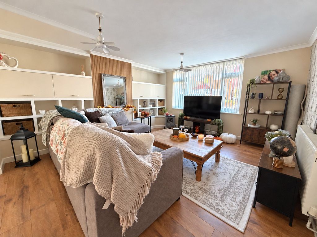 Property photo 2 of 16 Picture No. 04