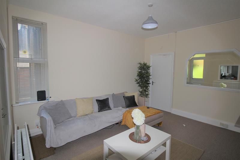 Property photo 2 of 6 Lounge