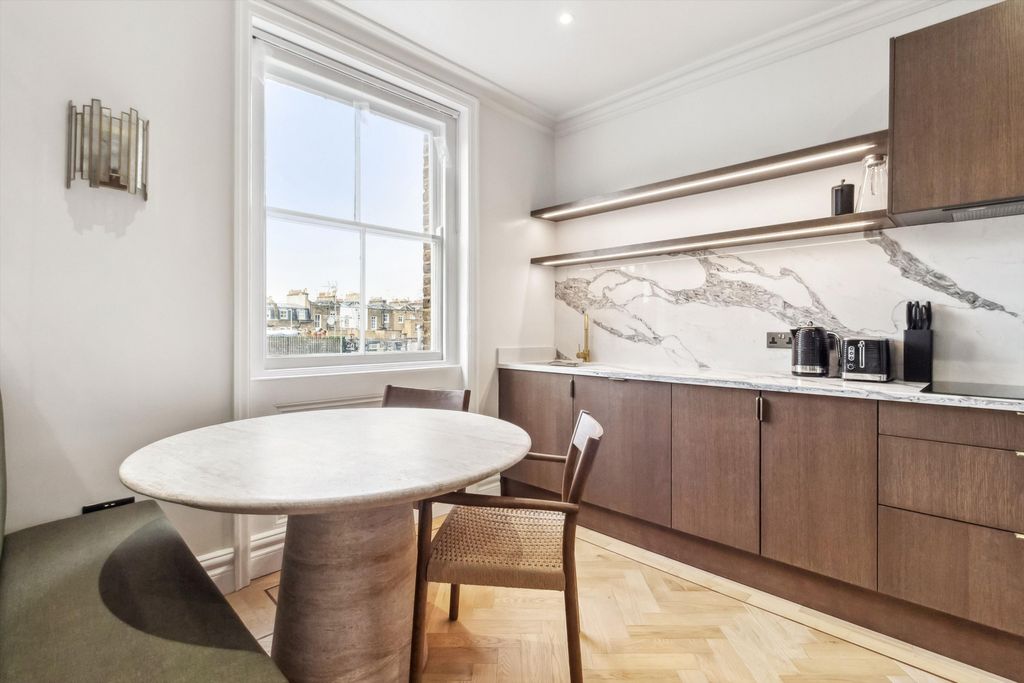 Property photo 3 of 12 Image