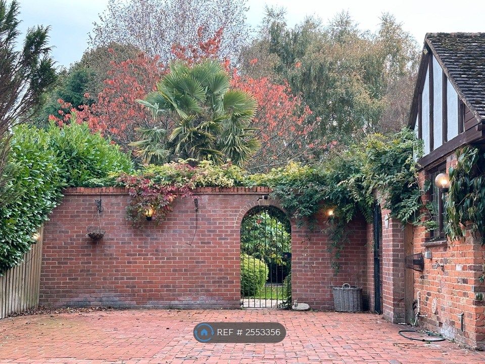 Property photo 1 of 25 Courtyard