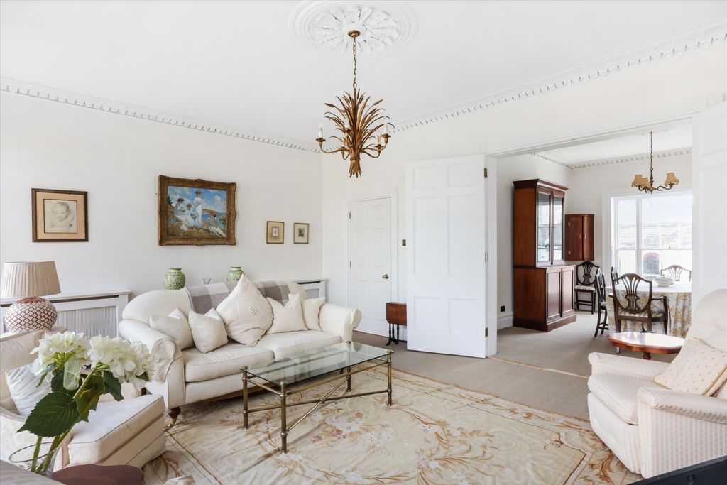 Property photo 3 of 19 Image