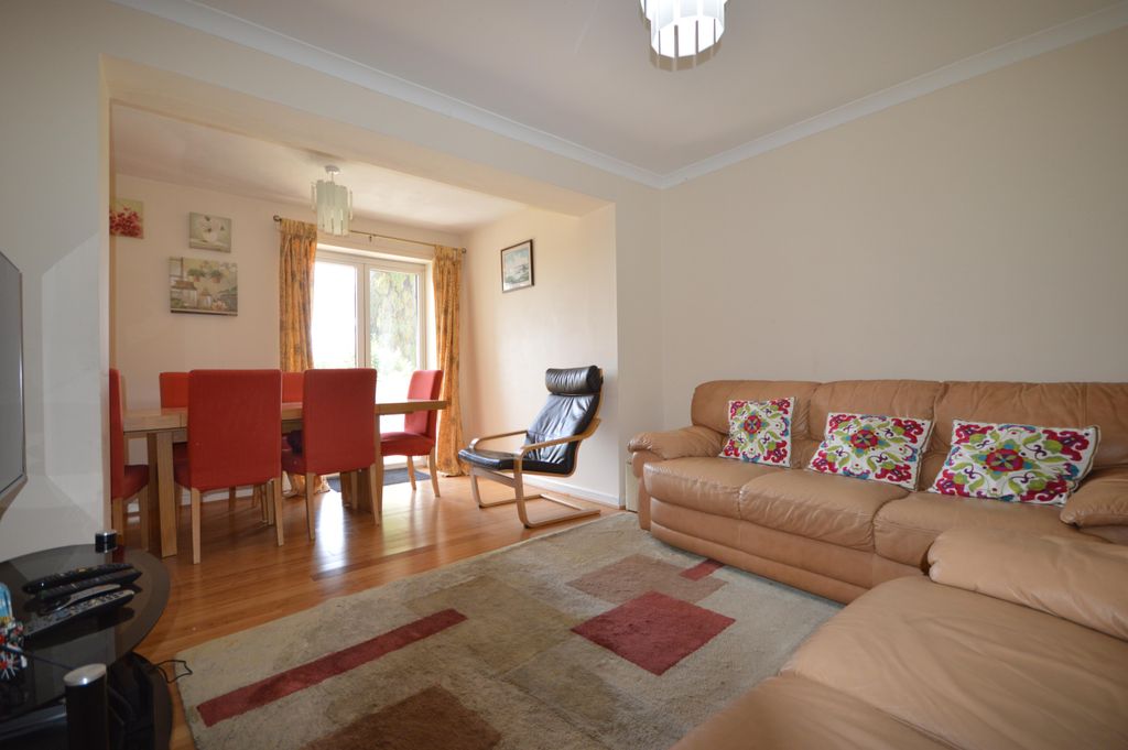 Property photo 3 of 21 Image