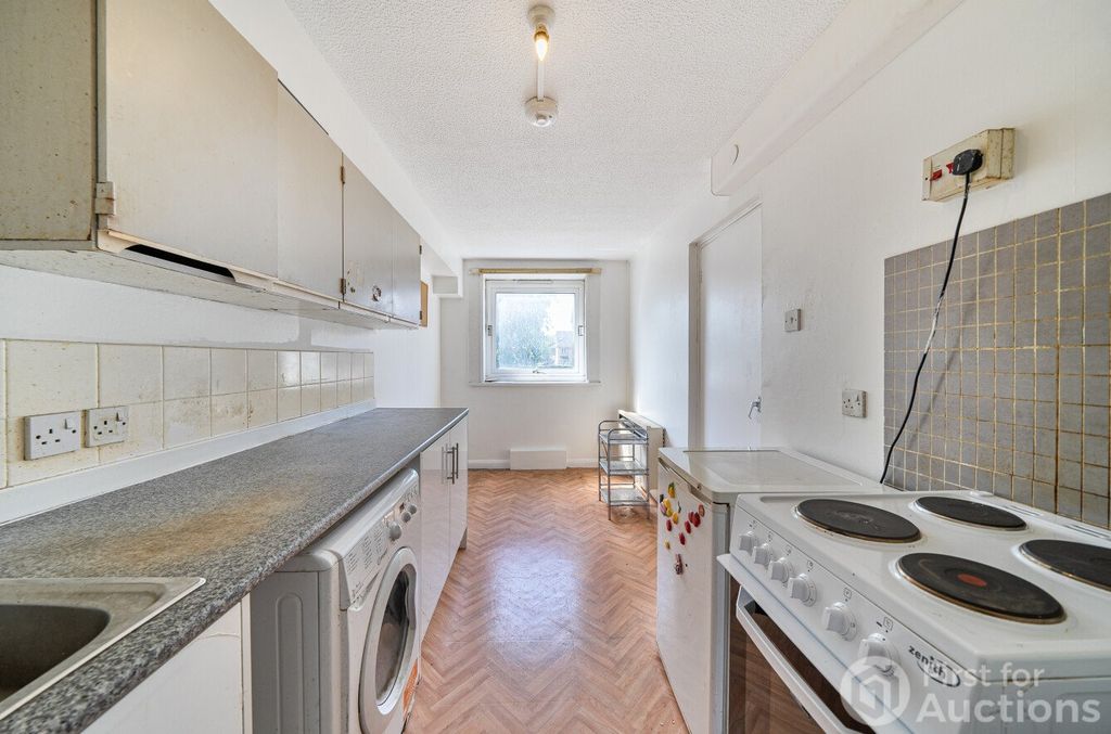 Property photo 3 of 8 Picture No. 04