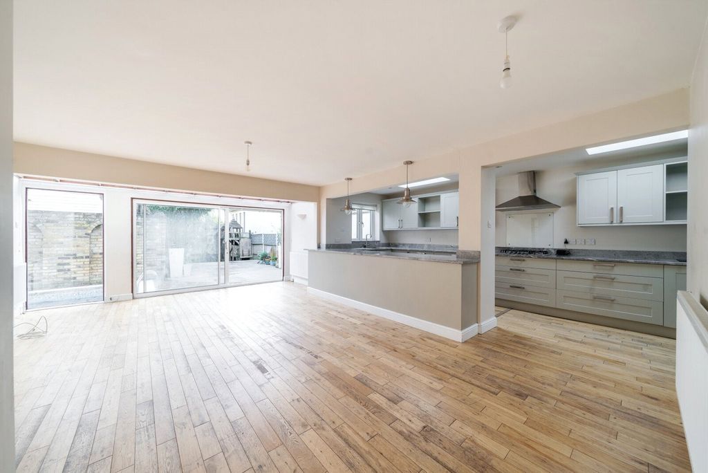 Property photo 2 of 11 Picture No. 03