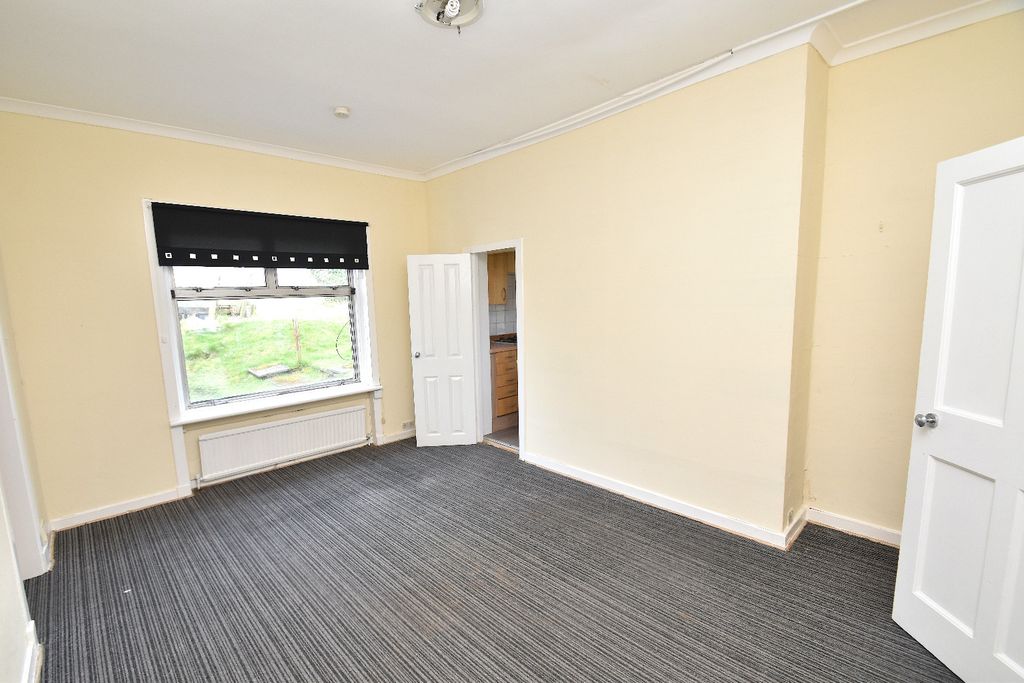 Property photo 3 of 13 4998772