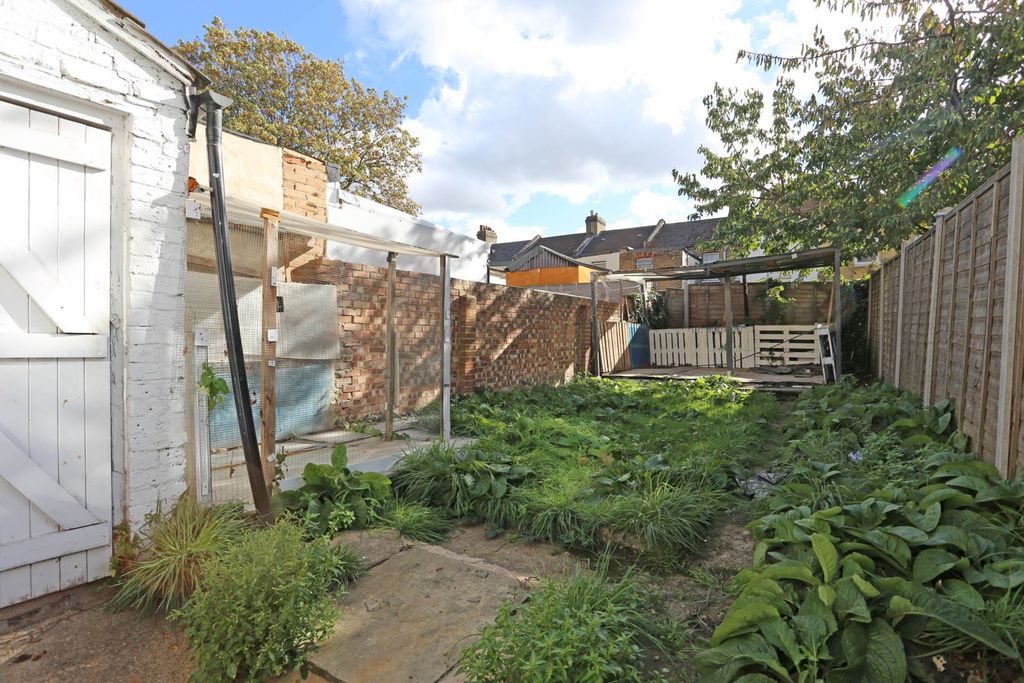 Property photo 3 of 4