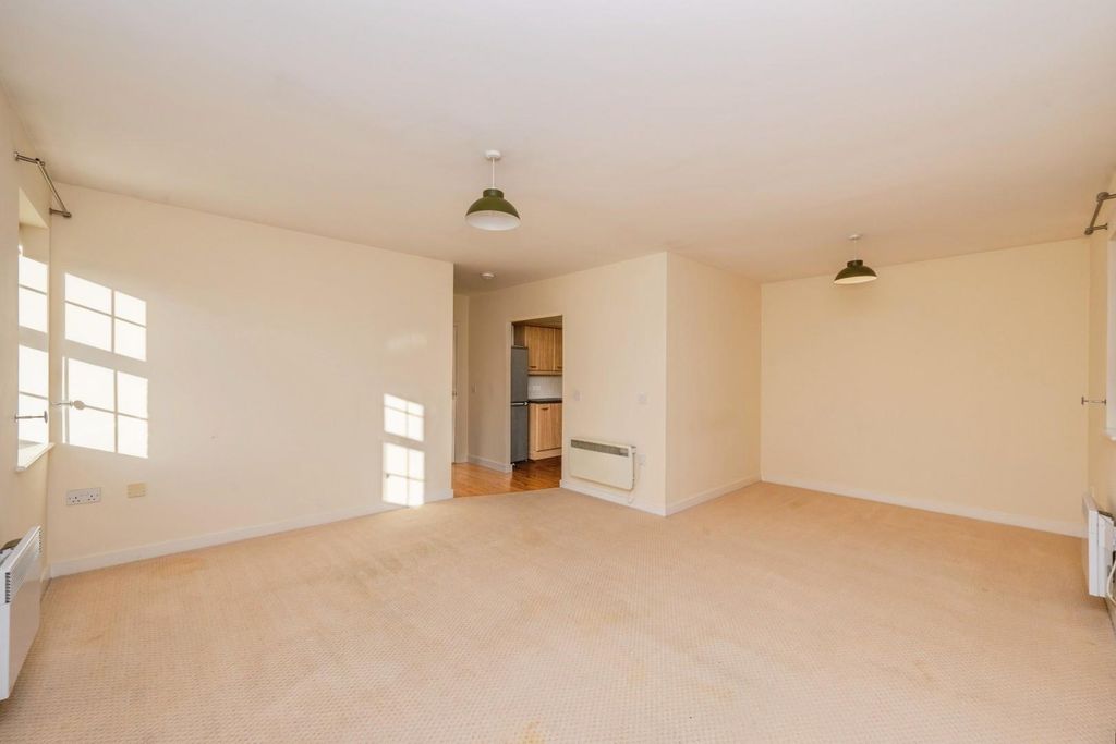 Property photo 2 of 13 Living Room 3.Jpg