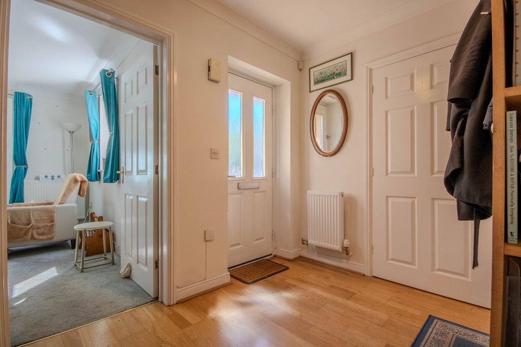 Property photo 2 of 36