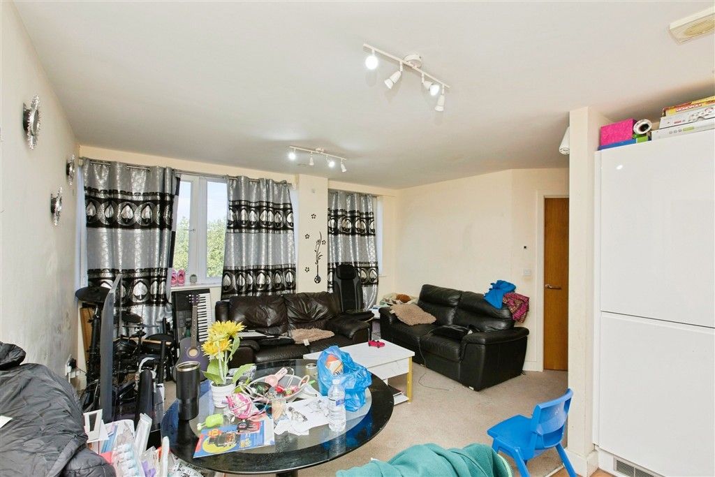 Property photo 2 of 6