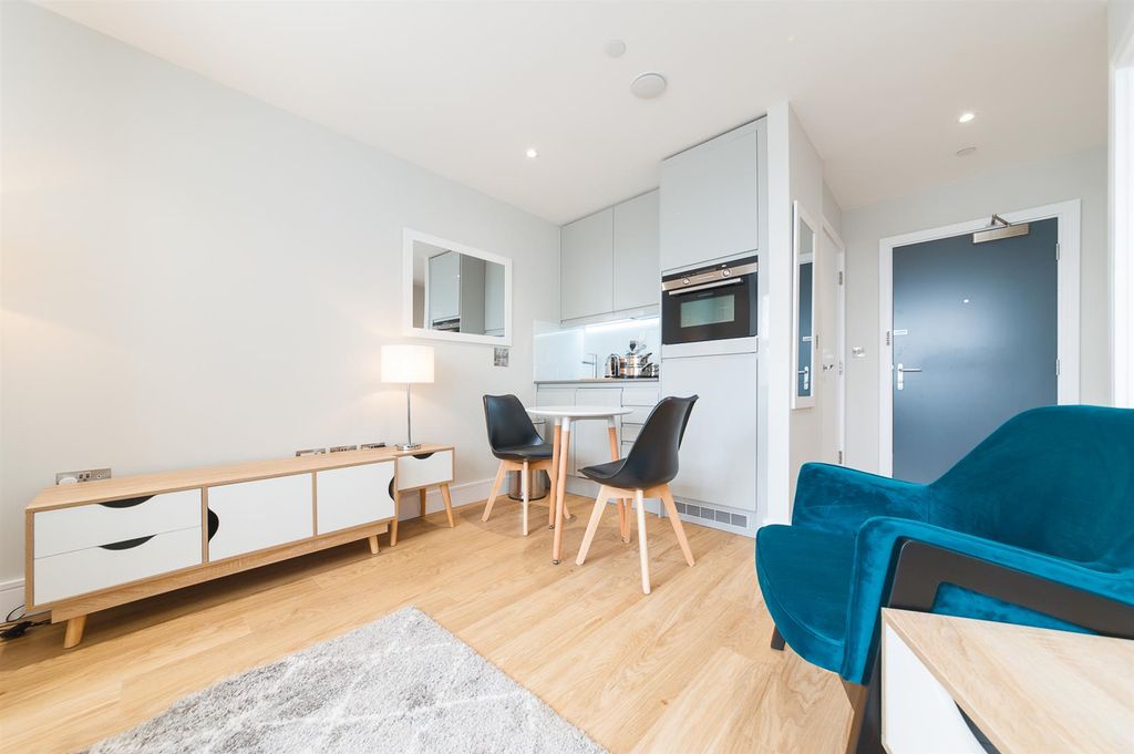 Property photo 3 of 5