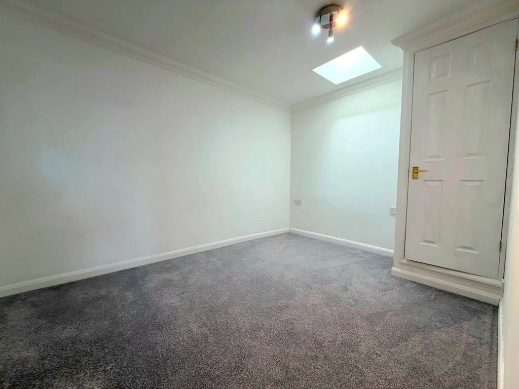 Property photo 3 of 8 Picture No. 22