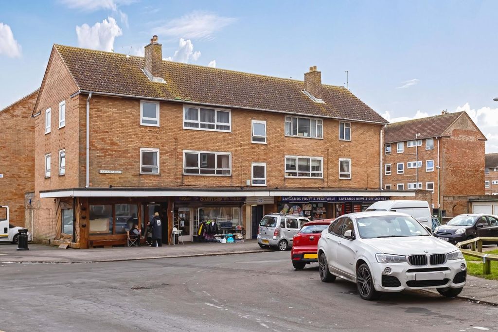 Property photo 1 of 10 Laylands Rd_9.Jpg