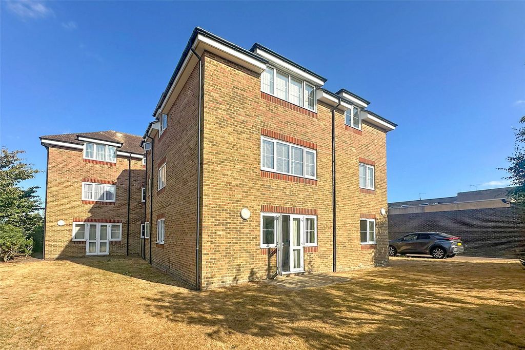 Property photo 2 of 17 Picture No. 11