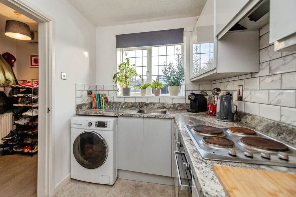 Property photo 3 of 15 Kitchen